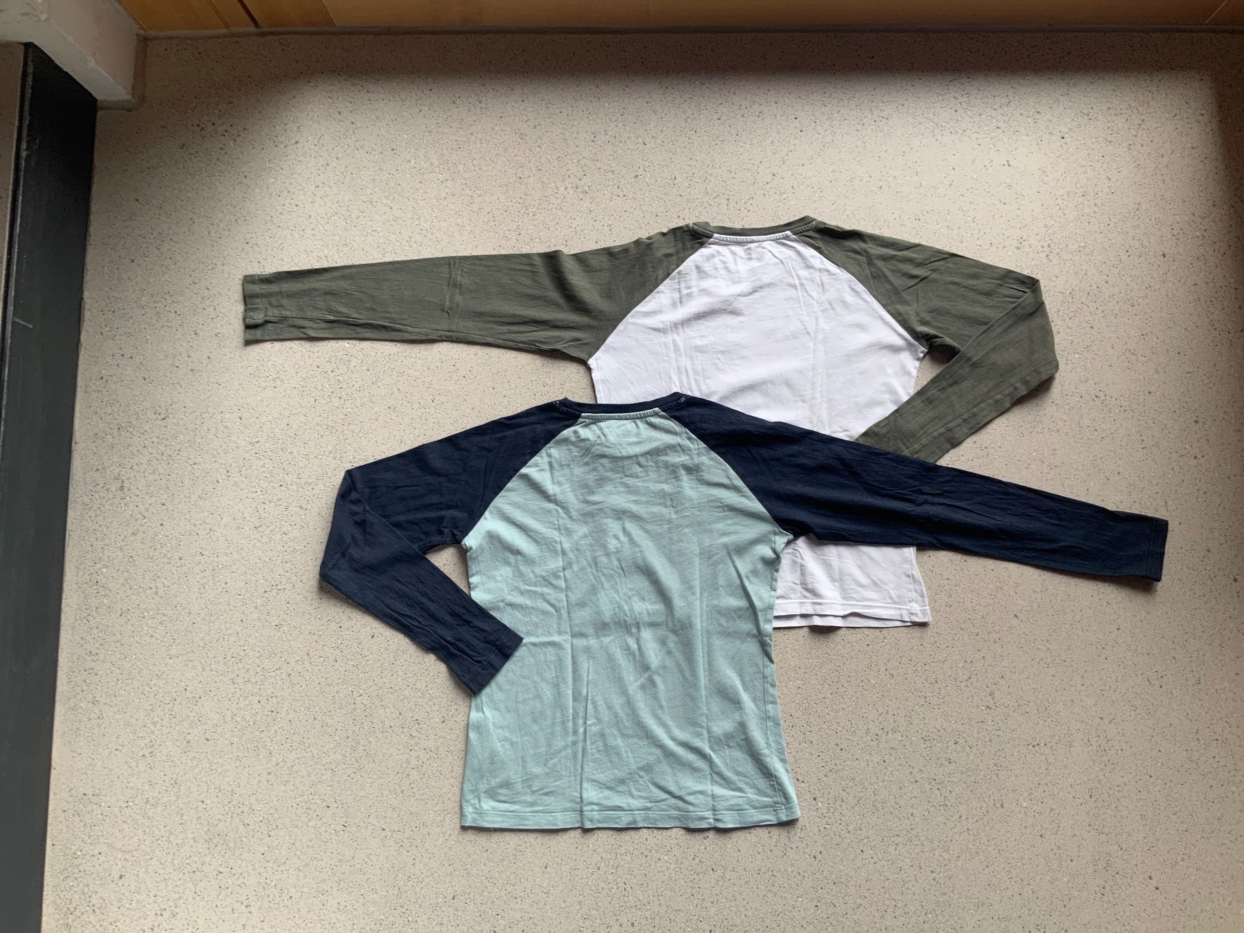 Name It T-shirt: 2 Langarmshirts Gr. 146/152 – Usato da Kriens venduto da Reithofer 2