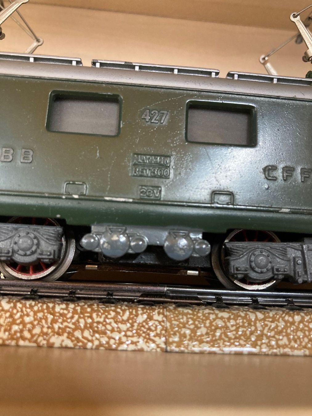 Märklin Modellini di ferrovie: Märklin Retro-Zug mit Re 4/4 RET800 – Usato da Sarnen venduto da Pheggli 4