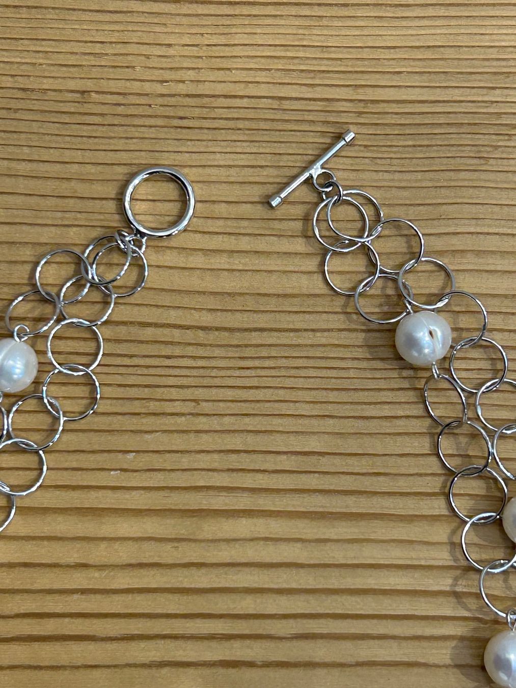 Ketten: Silberkette mit Süsswasserperlen, Länge 45,5 cm – Neu und originalverpackt aus Innertkirchen von Glatthard-Interior 2