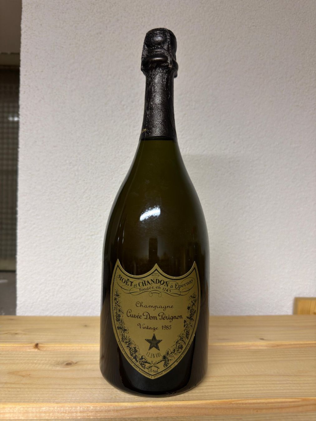 Vino: Cuvée Dom Pérignon Vintage 1985 – Nuovo (secondo la descrizione) da Fescoggia venduto da AmazingDesignObjects