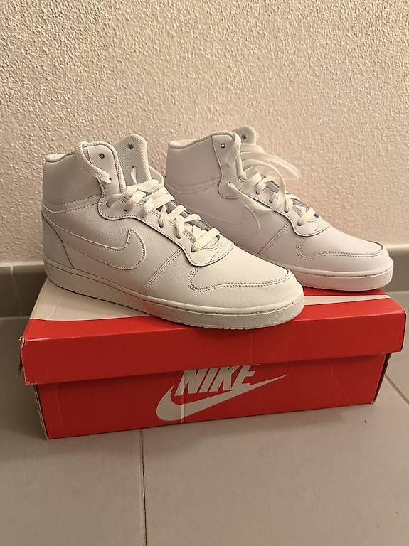 Herrenschuhe: Nuove sneaker: Nike Ebernon Mid n.42,5 – Gebraucht aus manno von Mar_Vic