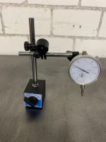 Magnet-Messstativ mit Messuhr