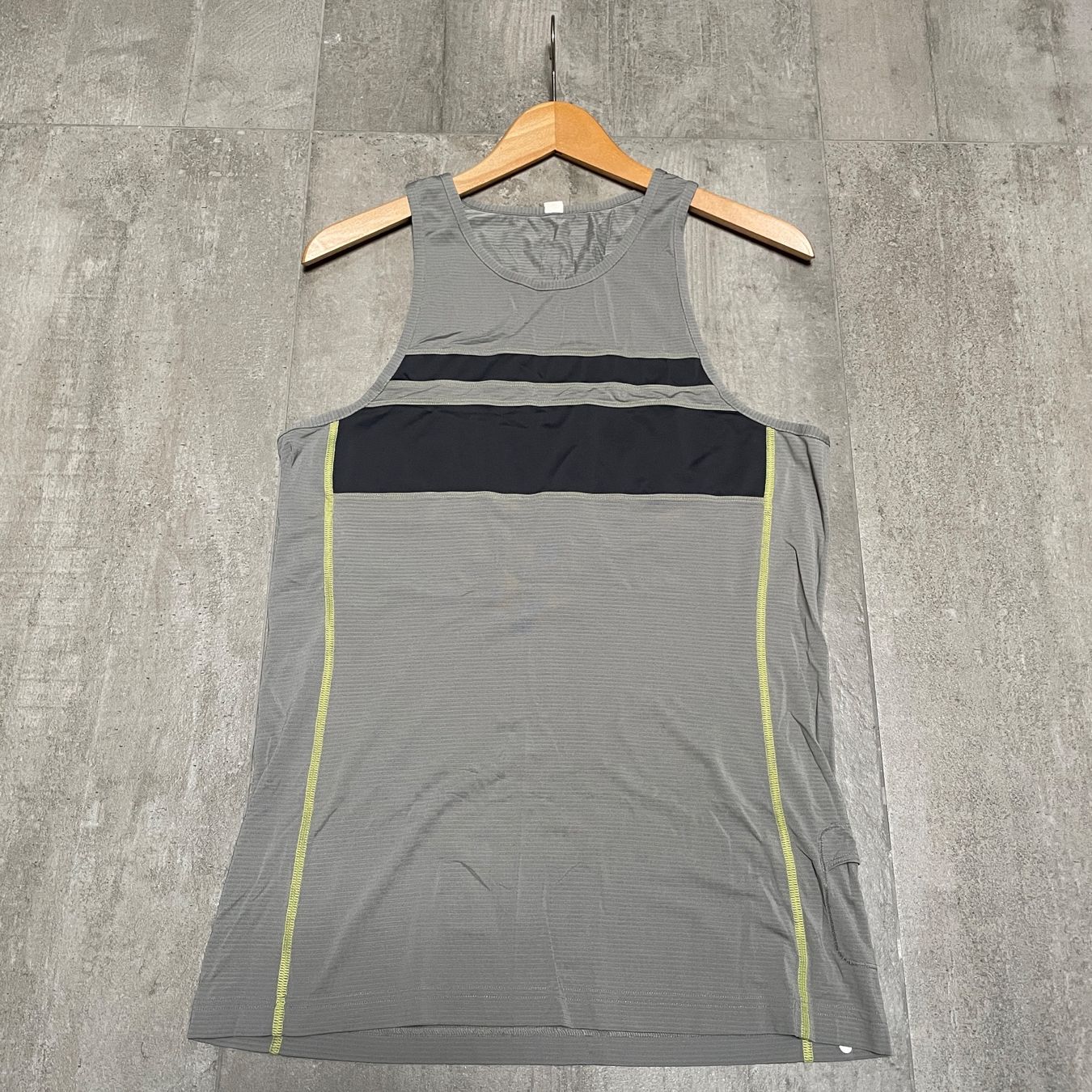 Lululemon T-shirt: Lululemon TANK Top (Gr.S) – Usato da Bern venduto da lolapennt