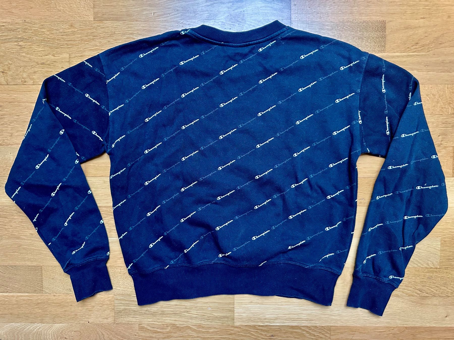 Champion Maglioni & Felpe: CHAMPION Damen Pullover L Schwarz Sweatshirt Pulli Langarm – Usato da Binningen venduto da Rewind1 2