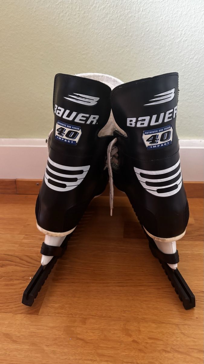 Bauer Pattini da ghiaccio: Schlittschuhe Gr. 43 von Bauer – Usato da Zürich venduto da Nisli112 1