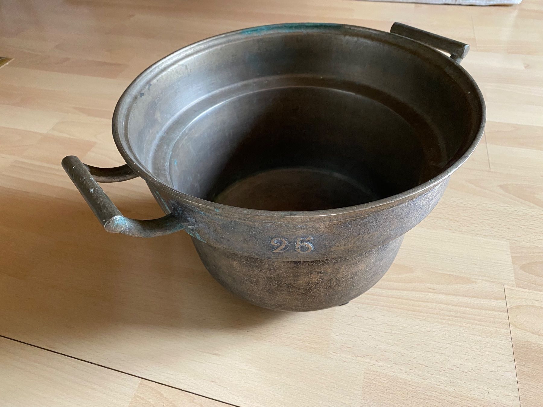 Vasi per fiori: Topf /Pot antik bronze – Usato da Les Sciernes d Albeuve venduto da Ange13 1