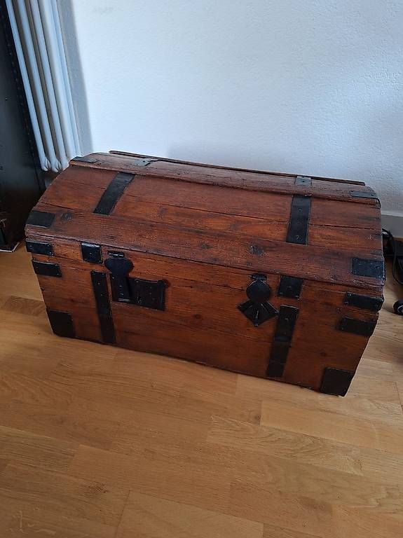 Cassapanche: Coffre, malle très ancienne – Usato da Pully venduto da cz39ans