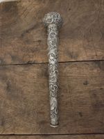 Gehstockgriff aus massivem Silber mit Drachendekor