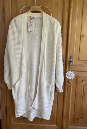 Esprit wunderschöne Esprit Strickjacke wollweiss Gr. M/L,