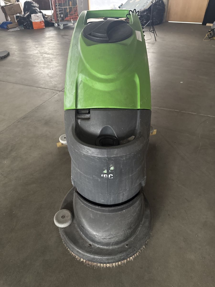 Toutes les machines: Scheuersaugmaschine / Bodenputzmaschine – D'occasion à Zürich par mthkr 5