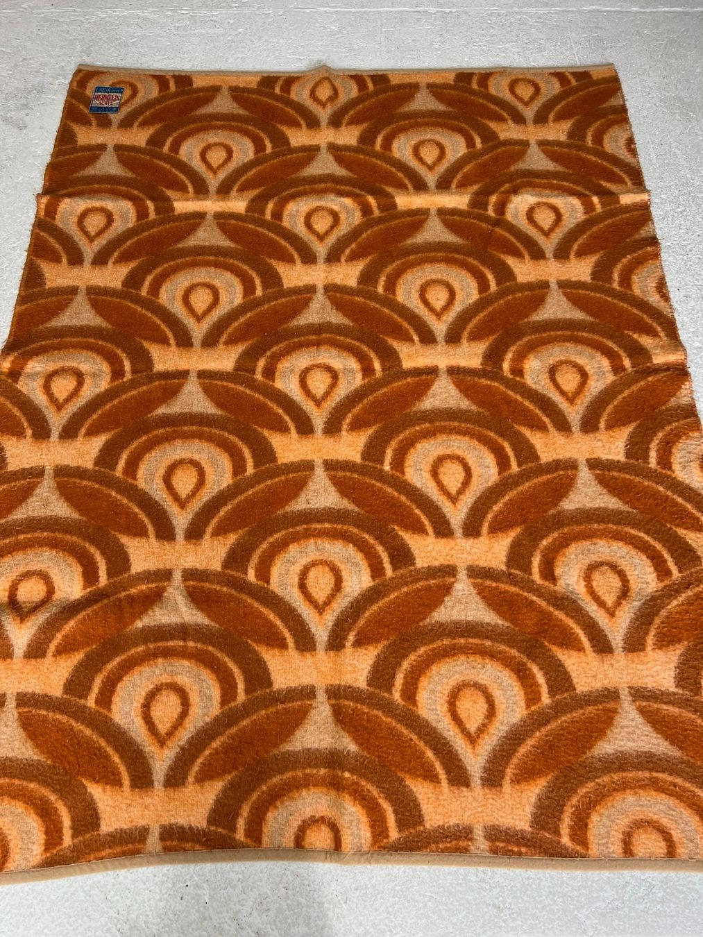 Coperte: Vintage Tagesdecke I 70er Jahren – Usato da Walzenhausen venduto da stilvollwohnen 2