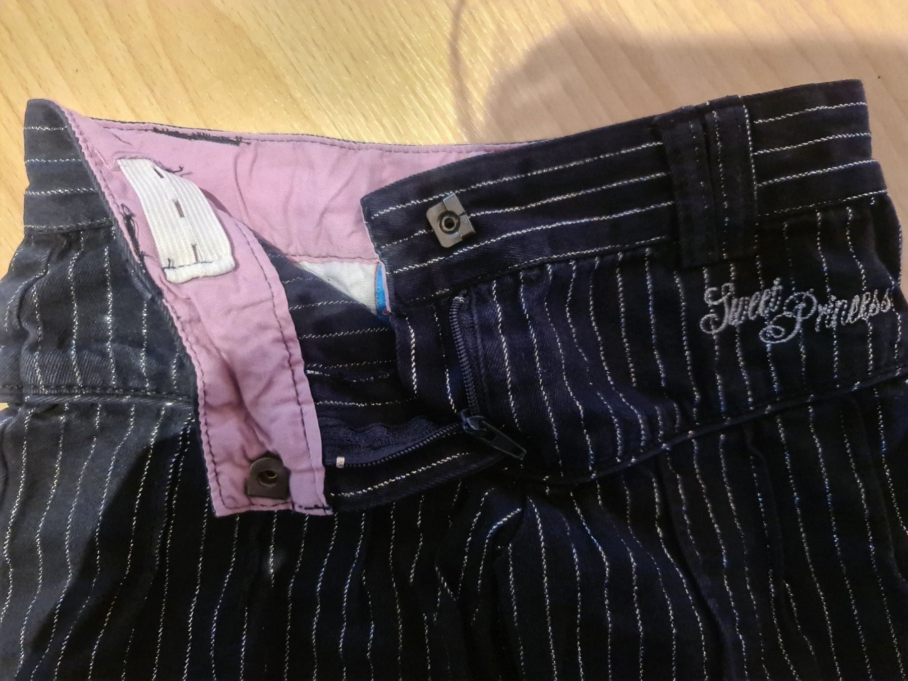 Pantaloni: Schöne Kindershorts – Usato da Fehraltorf venduto da Sumin 3