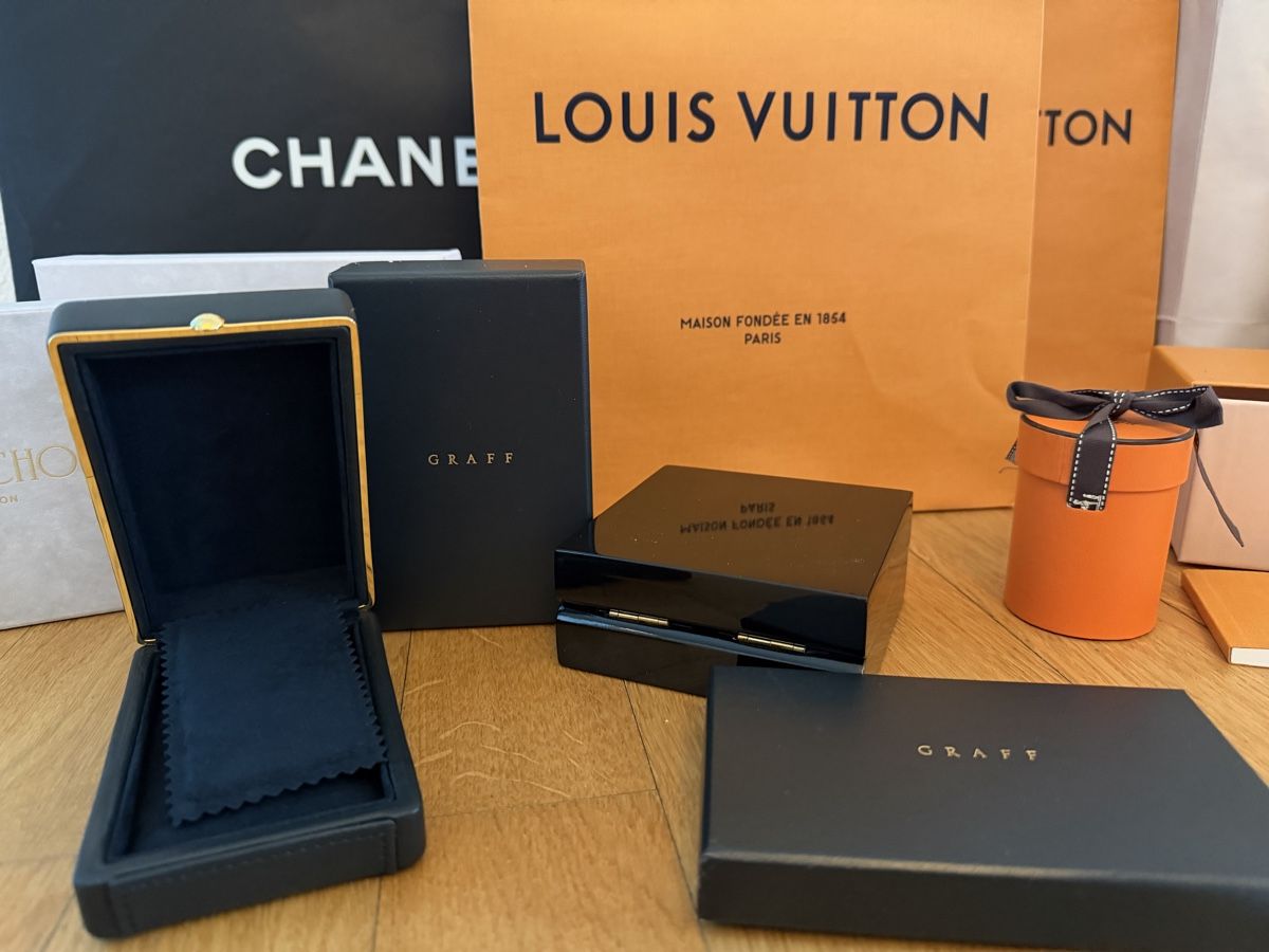 Chanel Taschen für Damen: Louis Vuitton, Chanel, Graf, Jimmy Choo – Neu (gemäss Beschreibung) aus Zumikon von DamenFashionShop 3