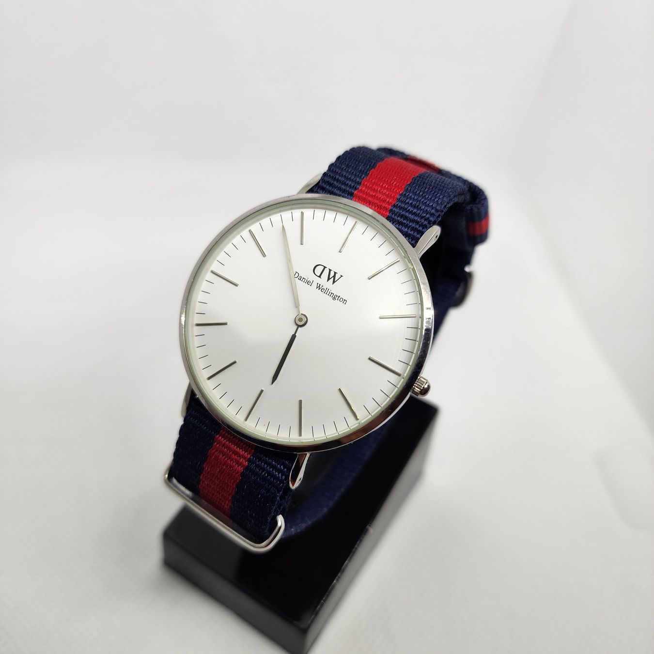 Daniel Wellington Orologi: Montre Daniel Wellington Oxford – Usato da Vevey venduto da var_5d8n 1