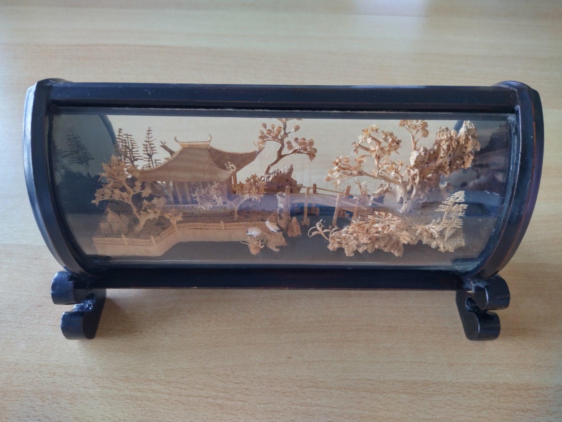 Tutte le decorazioni: Chines. Korkdiorama / Korkschnitzerei im Glaskasten – Usato da Jona venduto da Argus36 8