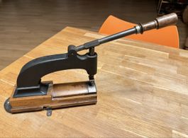 Hebelpresse Antikes Werkzeug Stanzmaschine 