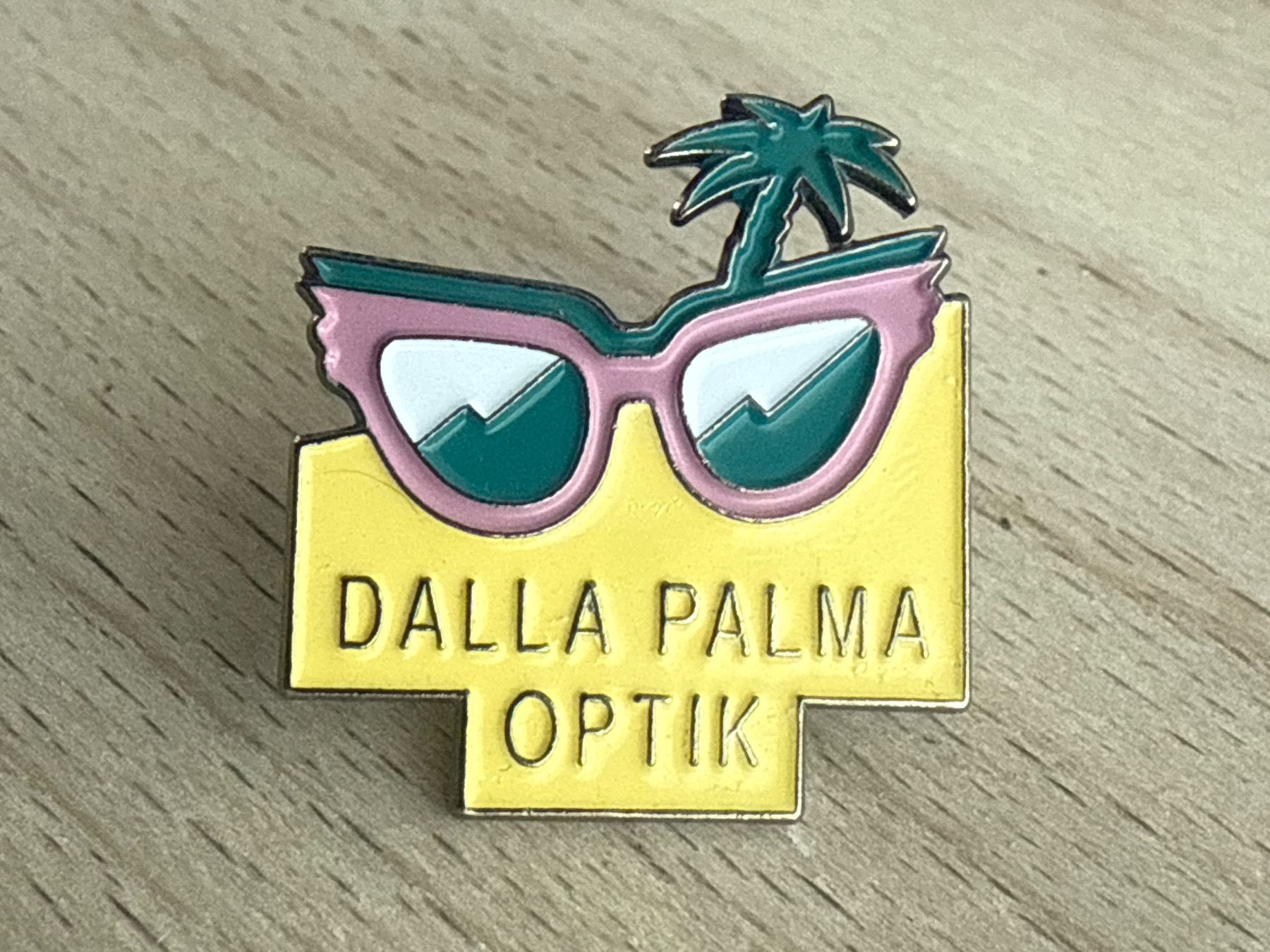 Plaketten & Abzeichen: Pin Dalla Palma Optik – Gebraucht aus Glattbrugg von Schweigmatt