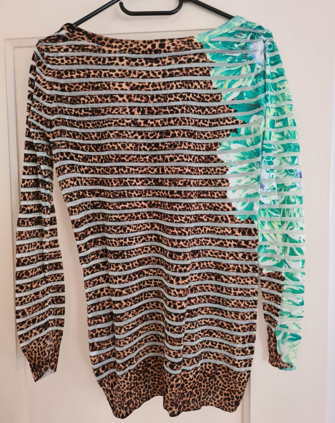 Guess Maglioni & Felpe: Guess Pullover Gr. S - Leoparden- & Tropenmuster – Usato da Biel/Bienne venduto da mister1chf 3