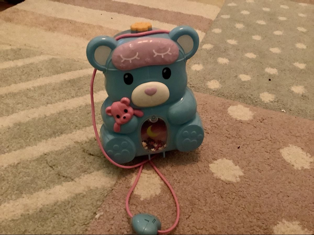 Polly Pocket Bambole: Polly Pocket Sleepover teddy bear bag – Usato da Nänikon venduto da uselafuse