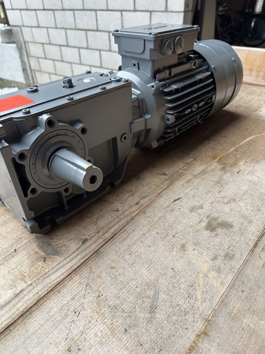 Motori: Lenze Drehmotor – Usato da Villmergen venduto da Bezdupe 6