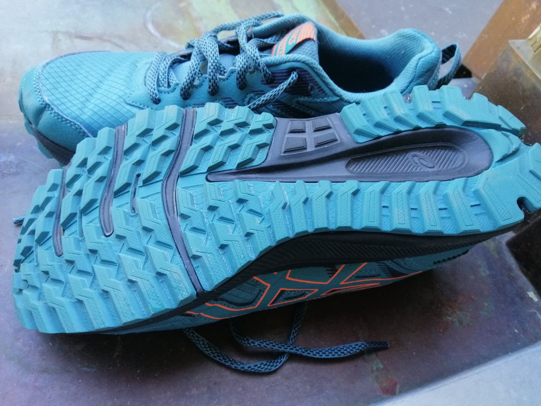 Asics Scarpe da uomo: Sportschuhe Asics 41,5 – Usato da Beringen venduto da 16franz 2
