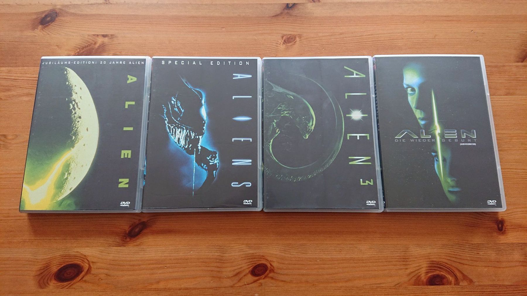 Alle DVDs: ALIEN LEGACY 1 - 4 PREDATOR 1 - 3 ALIEN VS PREDATOR 1&2 DVD – Gebraucht aus Wilderswil von Exebub 4