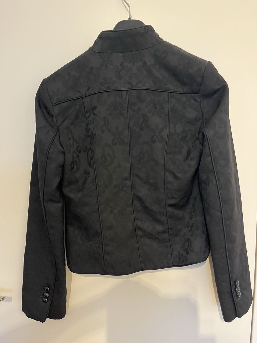 H&M Giacche: Schwarze H&M Samt Jacke, Grösse M – Usato da Zürich venduto da LemonadeZH 1