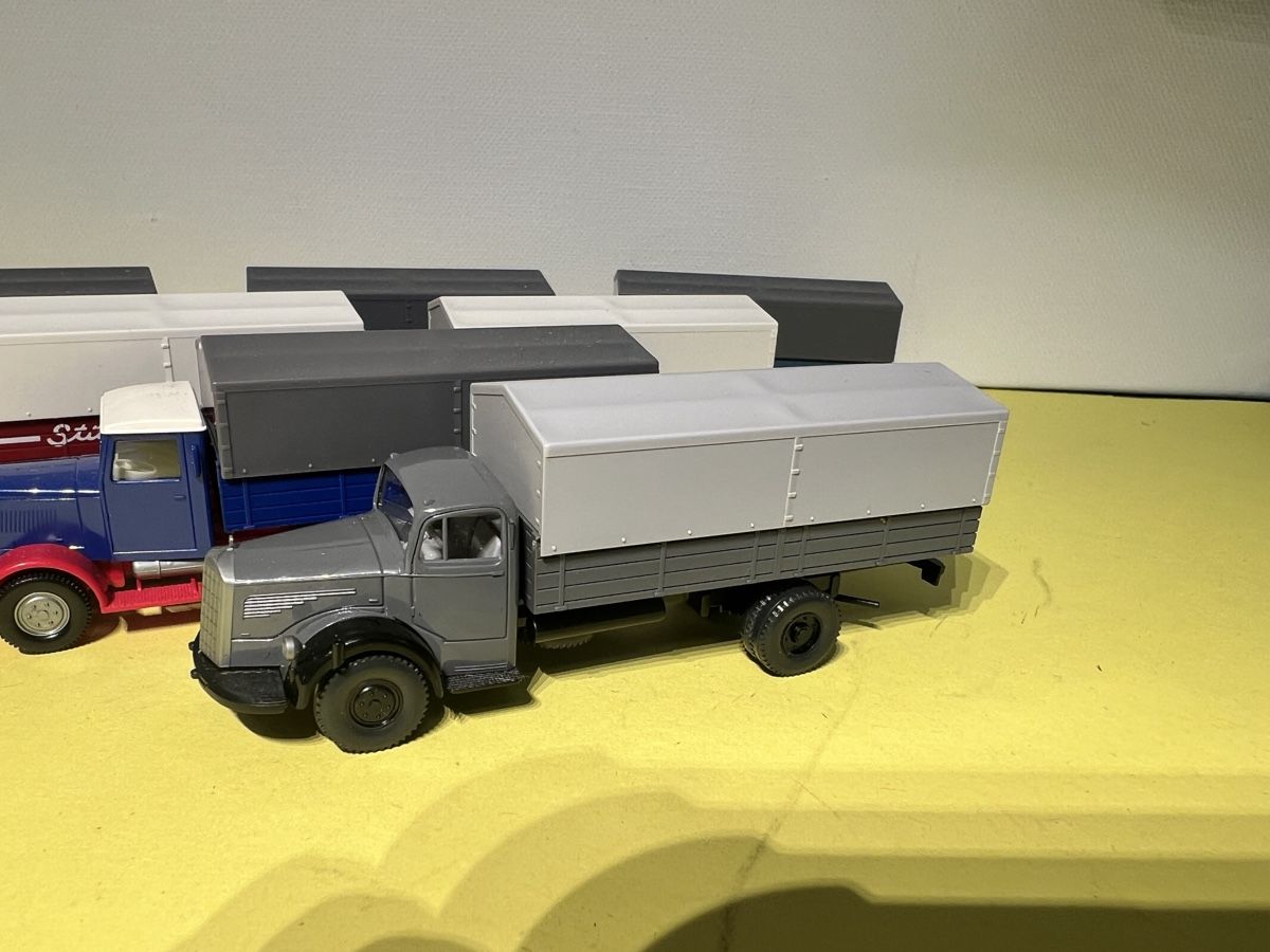 Wiking Modellini d'auto: 4 x Wiking Oldtimer LKW in 1/87 – Nuovo (secondo la descrizione) da Weinfelden venduto da Kammerflimmern 1