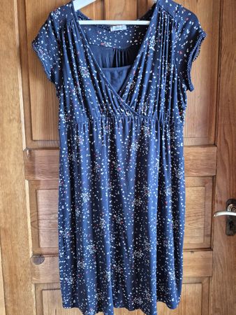 Stillkleid dunkelblau geblümt Grösse M 