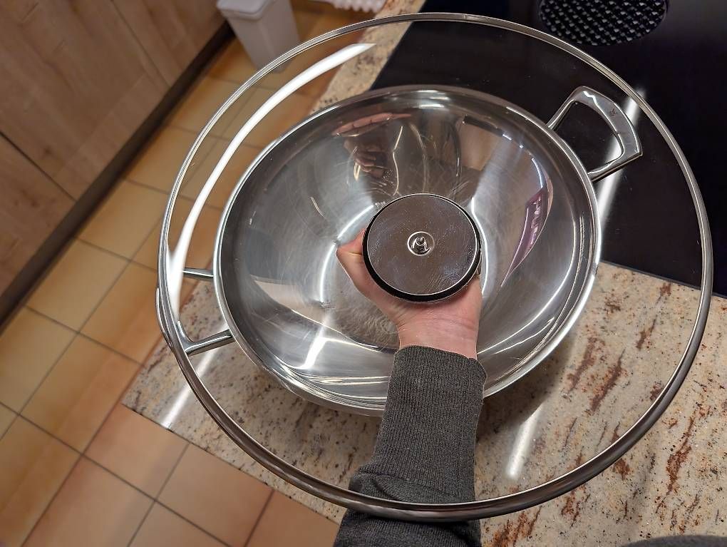 WMF Padelle: WMF Wok mit Glasdeckel 36 cm Durchmesser – Usato da Winterthur venduto da cesteffani 3