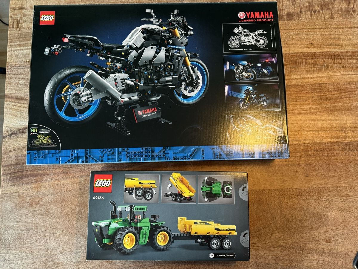 Lego Baukästen: NEU: Lego technic Yamaha 42159 & John Deere 42136 – Neu und originalverpackt aus Zürich von  7