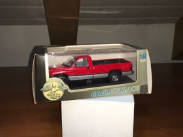 Dodge RAM 2500 - 1/43 no Greenlight