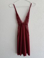 Nuisette en dentelle rouge satinée taille S neuve