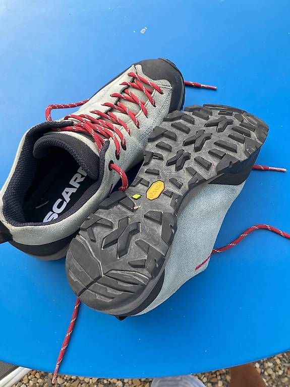 Scarpe da donna: Scarpa Wanderlaufschuhe  grösse 39.5 Leder – Usato da baar venduto da Lstar 2