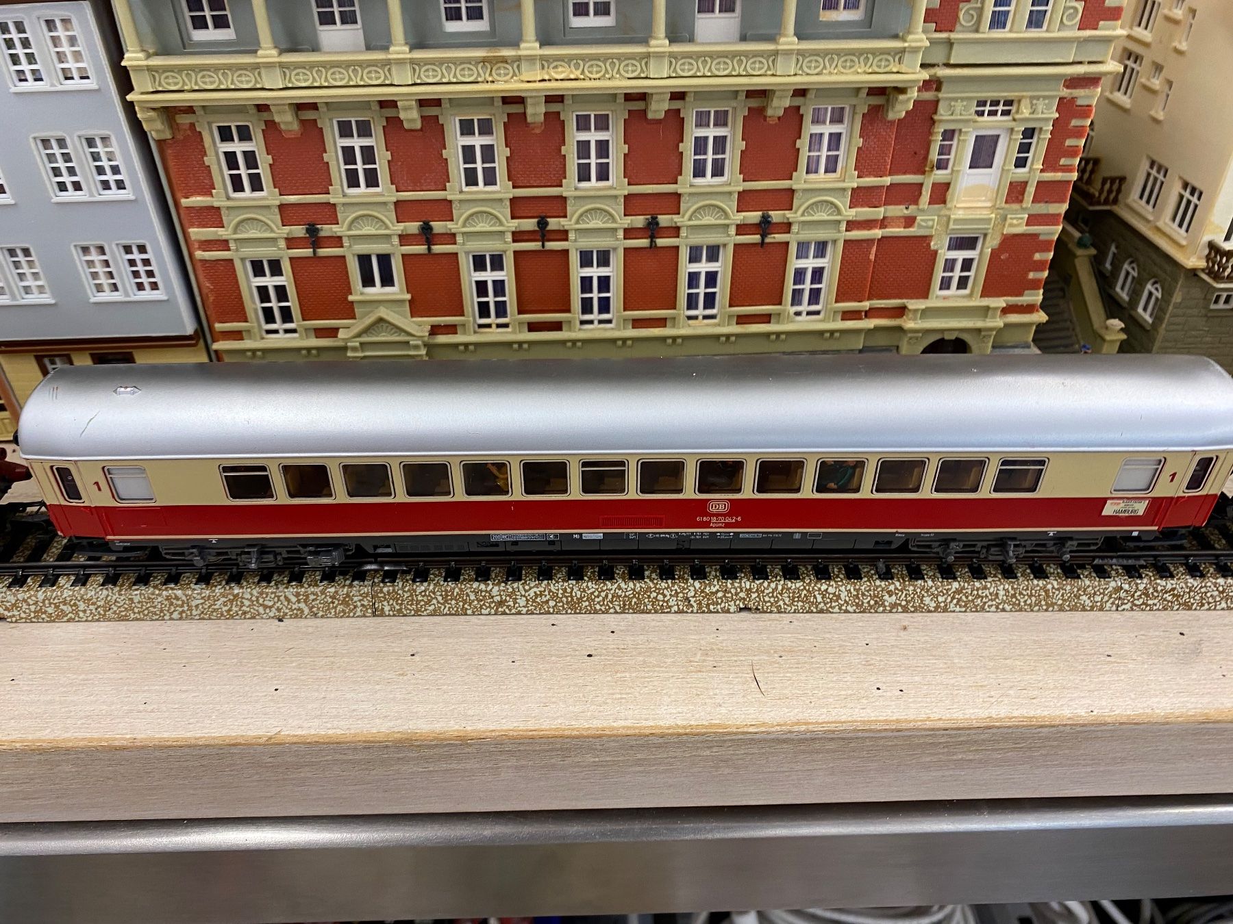Märklin Modelleisenbahnen: Märklin 3357 DB BR 103 TEE Zug – Gebraucht aus Lupsingen von New-Haven 2