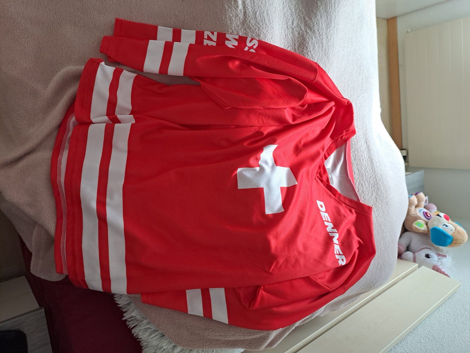 Canottiere & Pantaloni: Eishockey Trikot Gr.XL – Nuovo e nell'imballaggio originale da Oberhelfenschwil venduto da Buffy1980