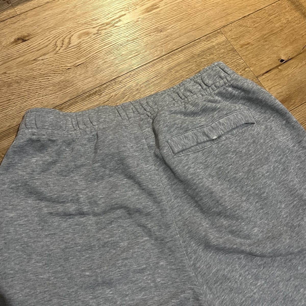 Nike Pantaloni: Nike Jogginghose Grau – Usato da Chur venduto da noe_mh8b 2