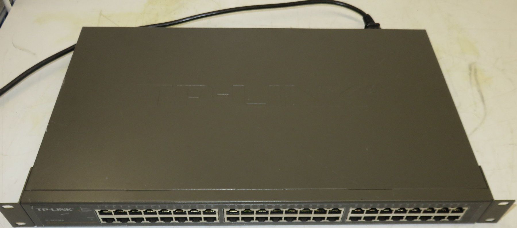 TP-Link Hub & Switch: TP-Link Switch, 48-Port, Gigabit Ethernet – Usato da Männedorf venduto da livesteam 1