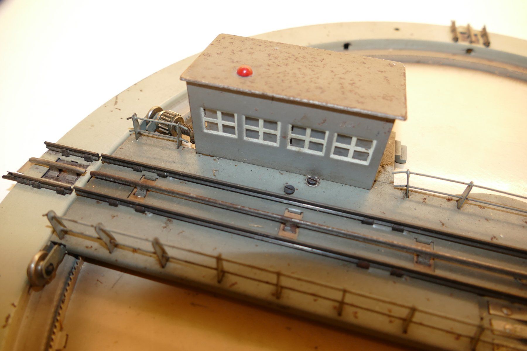 Märklin Modellini di ferrovie: Märklin H0: Drehscheiben Garnitur – Usato da Niederhasli venduto da rail-duerst 4