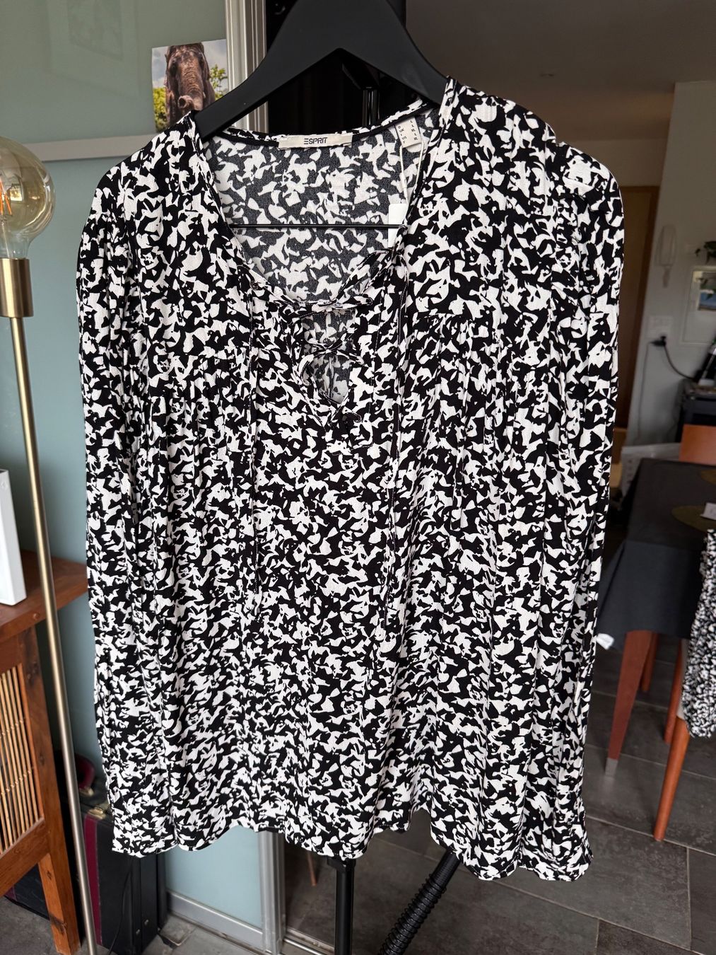Esprit Camicette: Blouse Esprit noir et blanc, – Nuovo e nell'imballaggio originale da Vuisternens-Romont venduto da gol_xp6p 3