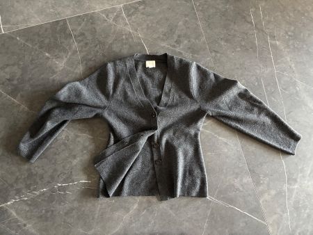 Graue Strickjacke von H&M, Grösse S, ideal für den Herbst