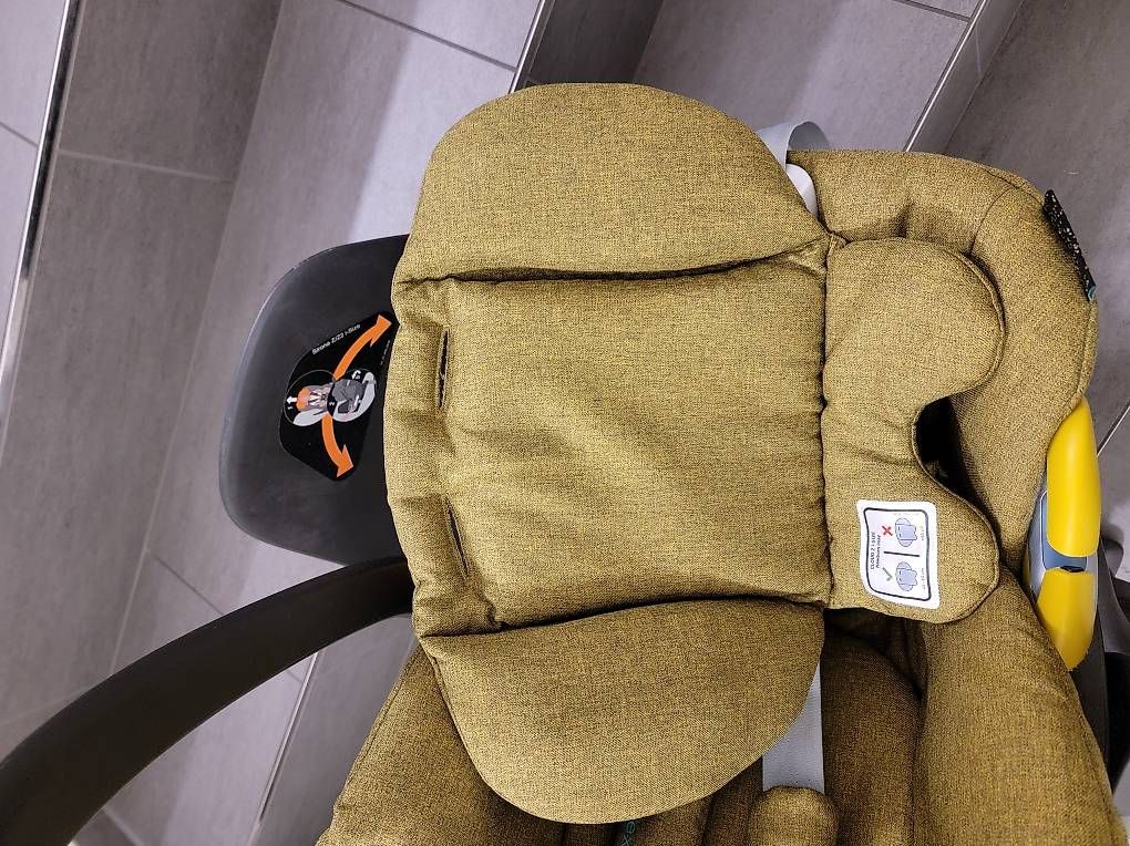 Cybex Seggiolini per auto: Cybex Cloud Z i-Size Plus, inkl. Base Z – Usato da Hochfelden venduto da designer_jk 2
