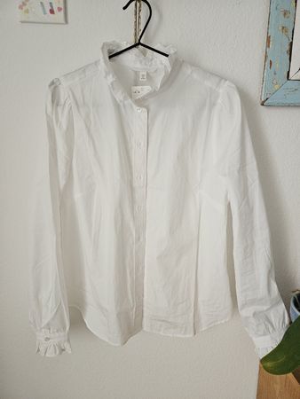 NEU H&M Bluse mit Volantkragen, Grösse M