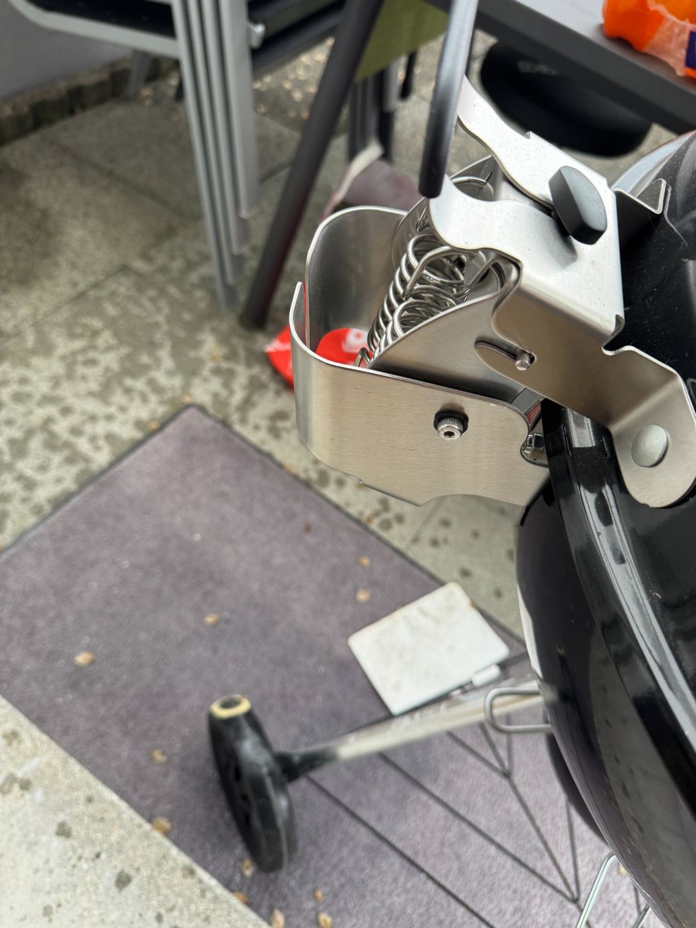 Weber Griglie: Weber Holzkohlen grill – Nuovo (secondo la descrizione) da Langnau.i.E venduto da abs 3