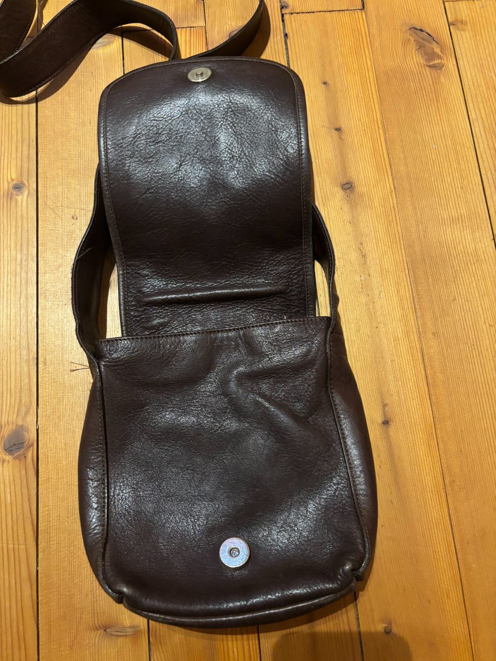 Bally Sacs femmes: Bally Umhängetasche – D'occasion à Winterthur par Schneuzi 2