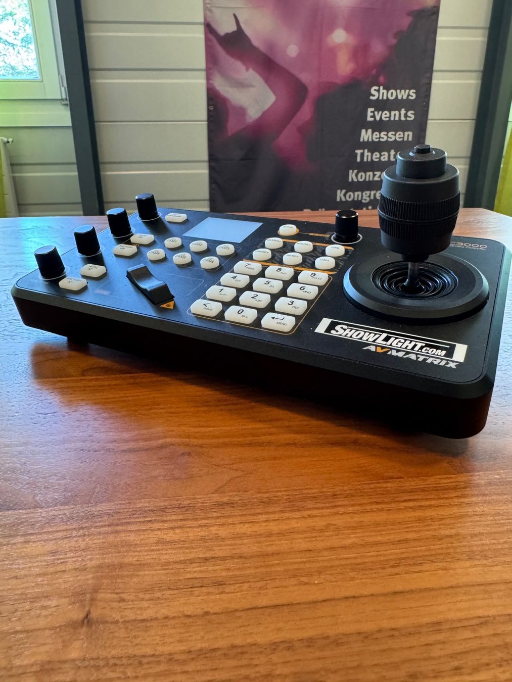 Télécommandes: AVMATRIX PTZ Kamera Controller PKC3000 gebraucht schwarz – D'occasion à Frauenfeld par ShowLight