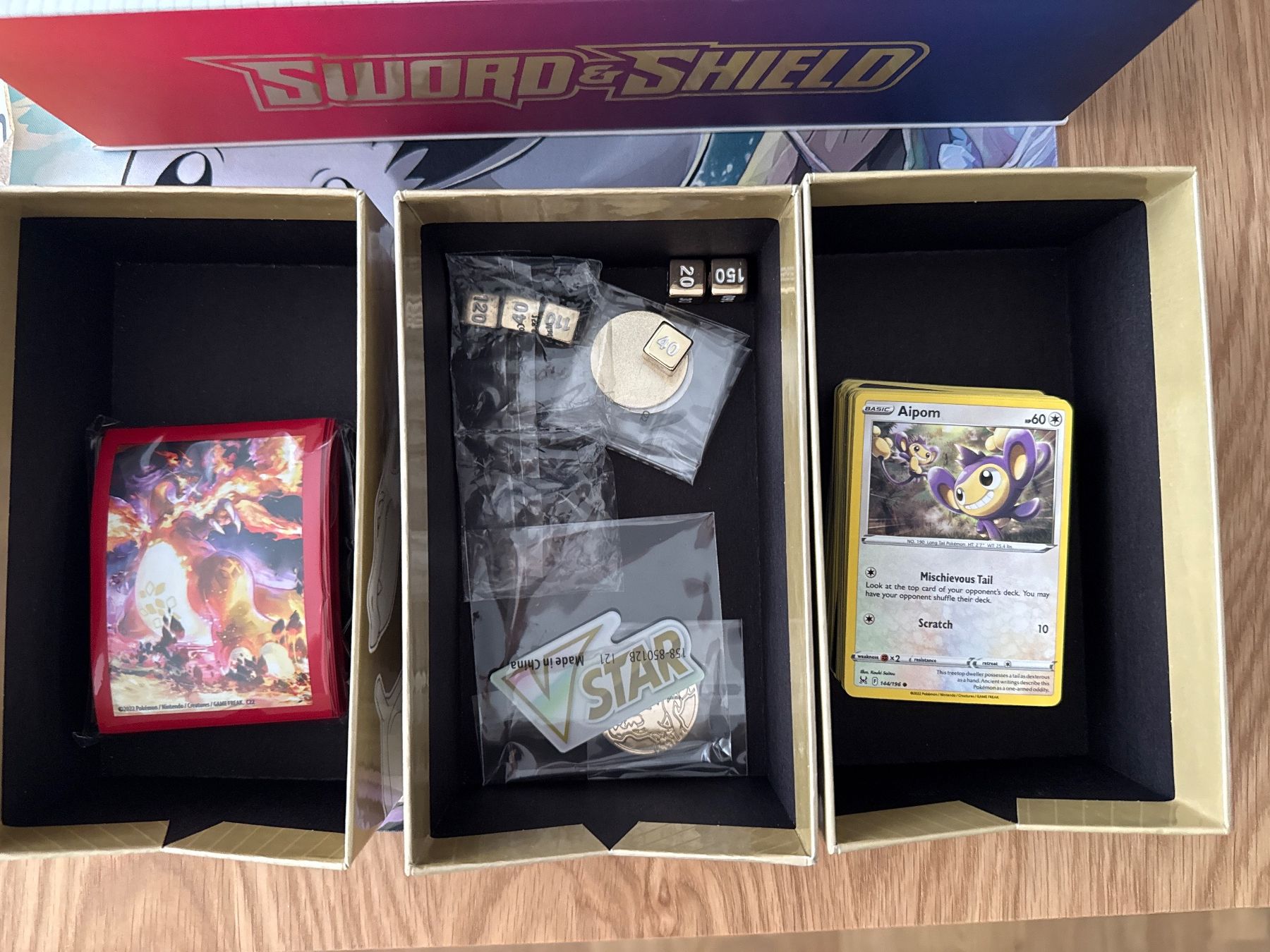 Pokémon Carte collezionabili: UPC Charizard Ultra Premium Collection Box EN geöffnet 3 – Nuovo (secondo la descrizione) da Niederweningen venduto da rimicanardo 2