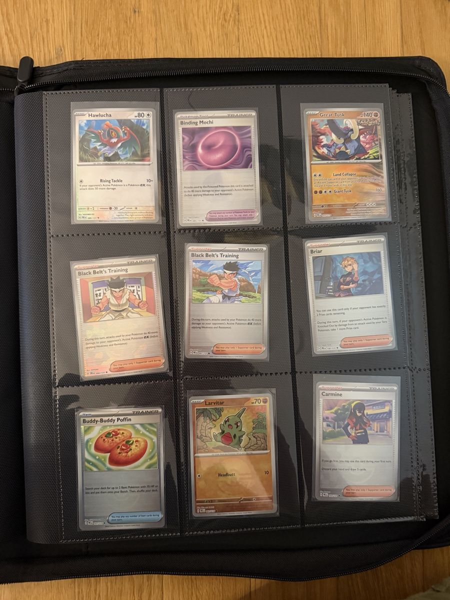 Pokémon Carte collezionabili: Pokémon Prismatic Evolutions Binder + 55 Poké/Masterball – Nuovo (secondo la descrizione) da Windisch venduto da CharizArdi 2