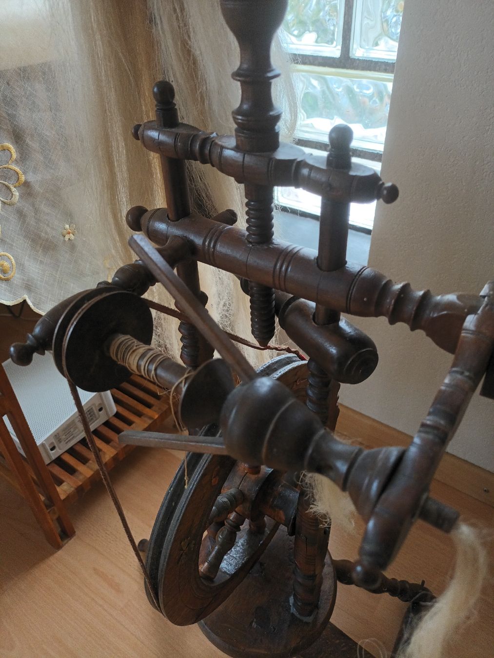 Spinnrad aus Holz Dekoration (Gebraucht) in kriens für CHF 20 – mit ...