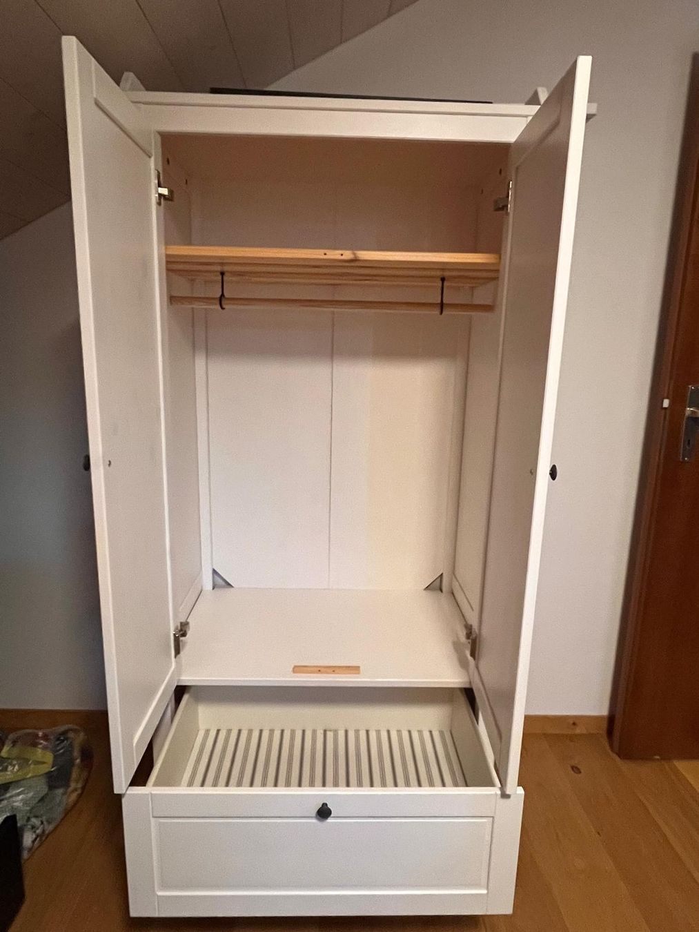Armoires: armoire ikea enfant Sundvik blanche – D'occasion à Bottens par dji_qxv9 3